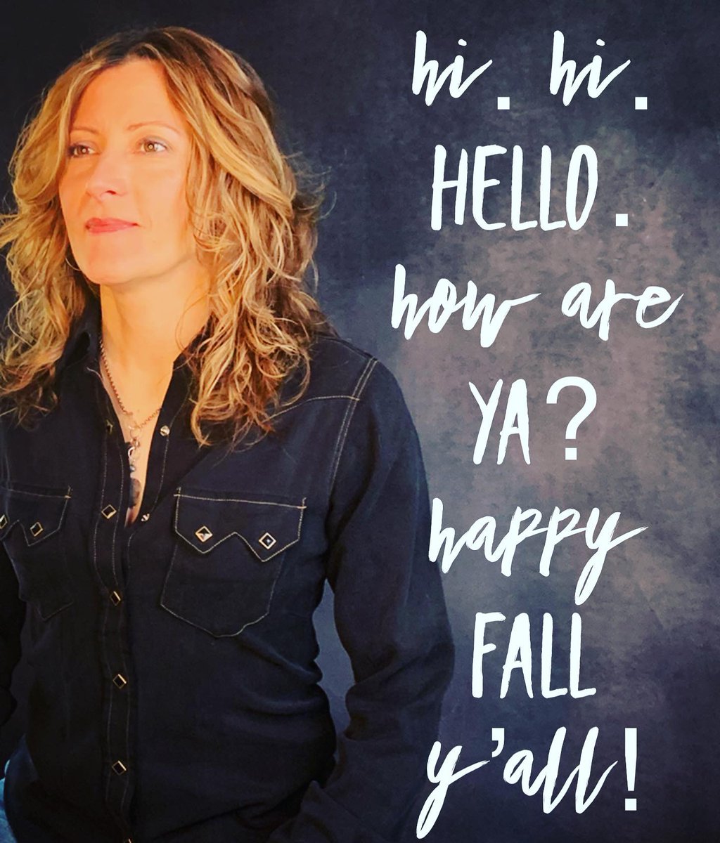 michellemaloner's tweet photo. Meant to post this last week, but it still counts, right? It's Fall, y'all! How are ya?! https://t.co/OTsYKGF0uo