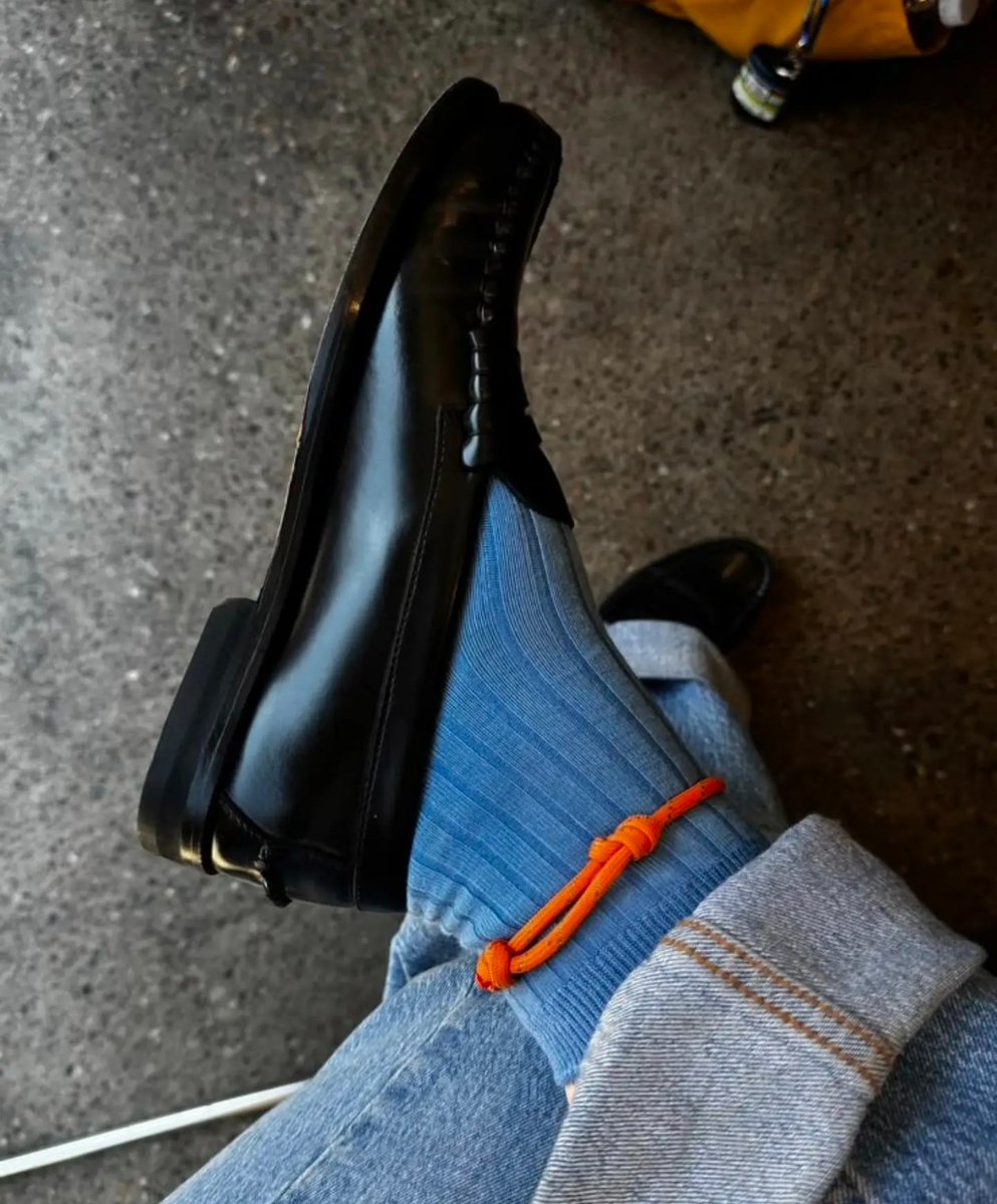 BossRule_12's tweet photo. denim and loafers combo 🍂 https://t.co/8d1j9k3yM1