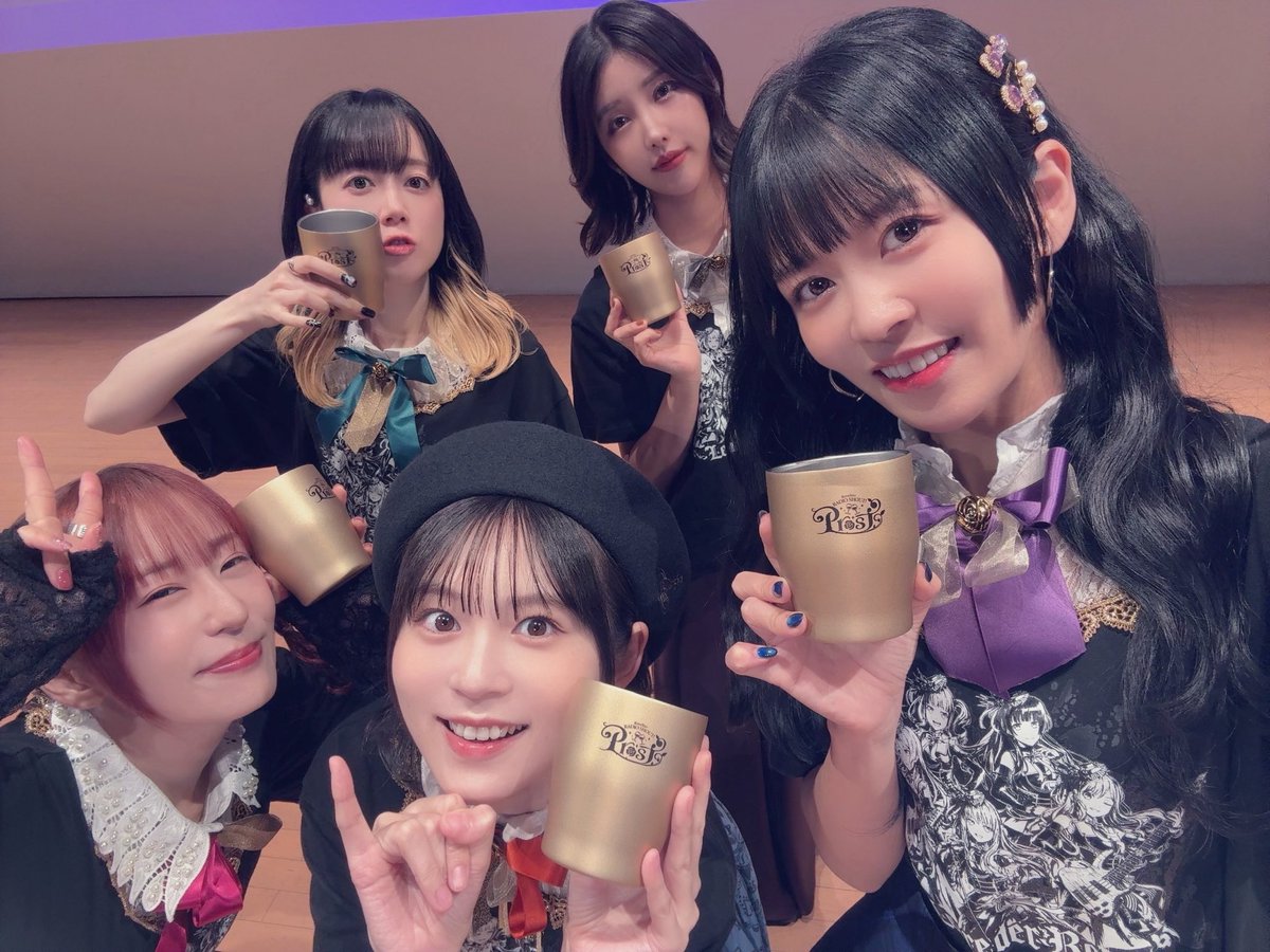 Kanon_Shizaki's tweet photo. 『RoseliaのRADIO SHOUT! -Prost-』
本日はありがとうございました🌹

5人のトークイベントは久しぶりで、めちゃくちゃ楽しかったです。
Roseliaならではのとても面白くて明るい時間でしたね！
改めて300回おめでとうございます🎈

#レディシャ_プロースト1部
#レディシャ_プロースト2部
#レディシャ https://t.co/WIjMHDosdV