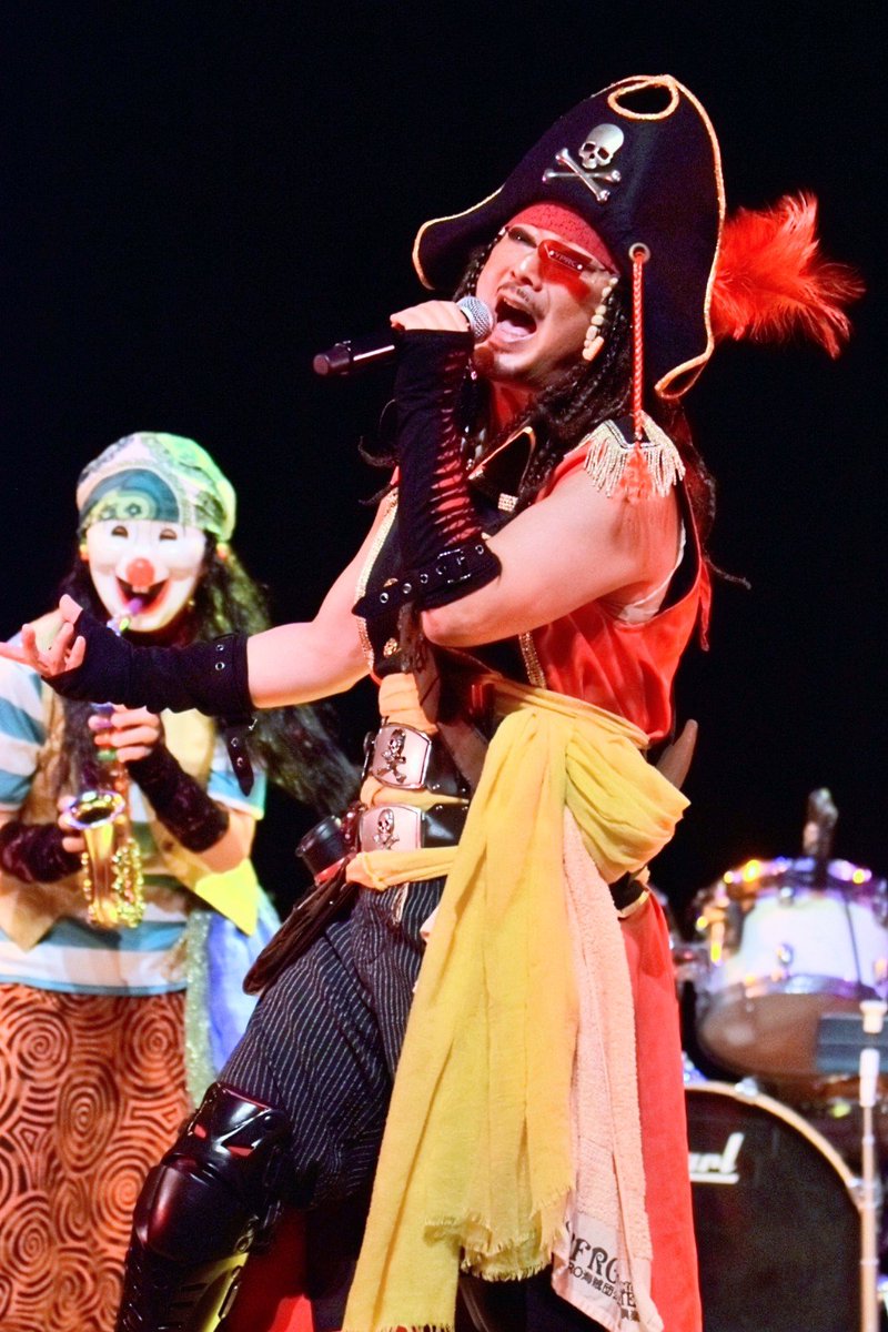 syu74hr's tweet photo. キャプテンコフィ イノウエ/VPRO海賊団
｢筑豊まゆちん生誕フェス2026｣
2026/09/20(sun)
@ ユメニティのおがた小ホール
#キャプテンコフィイノウエ 
#VPRO海賊団 
#ライブ撮影 
#筑豊まゆちん生誕フェス2026 https://t.co/MdKsh7bIPj