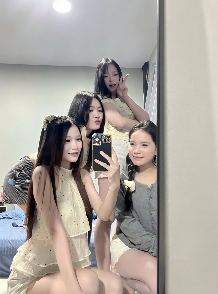 BriannaGillson's tweet photo. คืนนี้โสดสี่พี่ลองหน่อยไหม 😝💦 #ลำปาง #ลำปางในเมือง #เมืองลำปาง https://t.co/JSXvYrYDOd