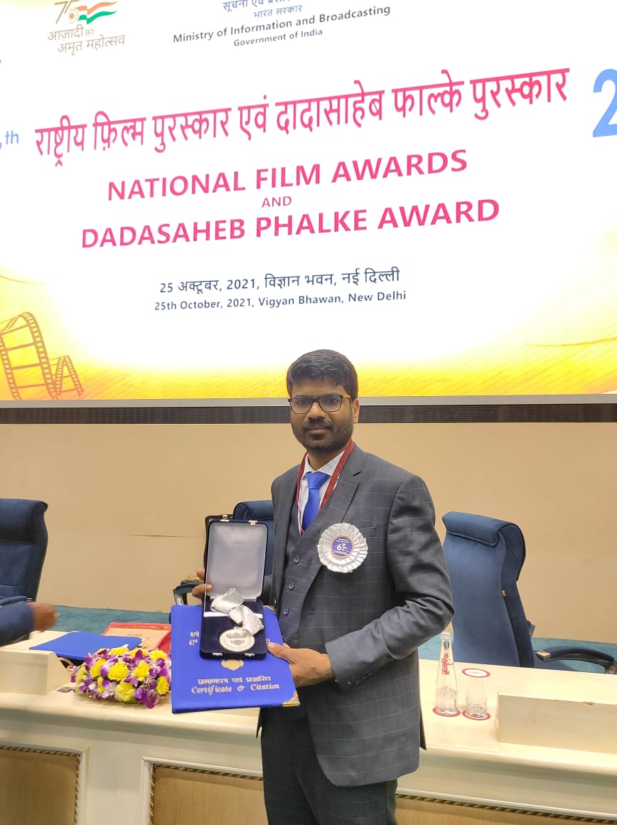 mysorevivekmv's tweet photo. I spoke to #ManojKumar, director of #PremadaOorali, in 2021. His first film 'Akshi' was inspired by #DrRajkumar & speaks about eye donation. He waited 6 years to make it & lacked funds to promote. After winning a #NationalAward for that, seeing this film's success feels great https://t.co/3wLXwJcLS3