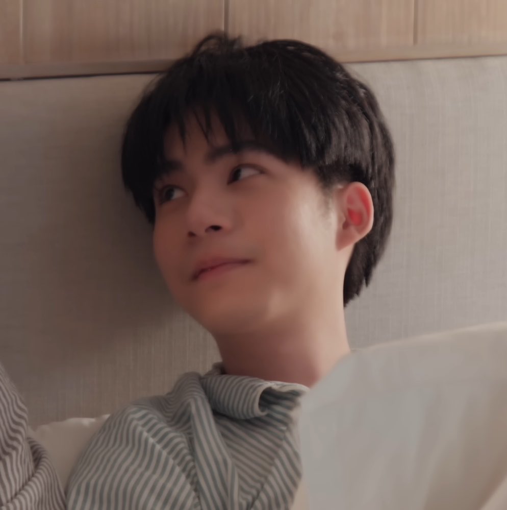 ongsagi's tweet photo. are we interrupting? 
#netjj https://t.co/bnrS8nH8b5