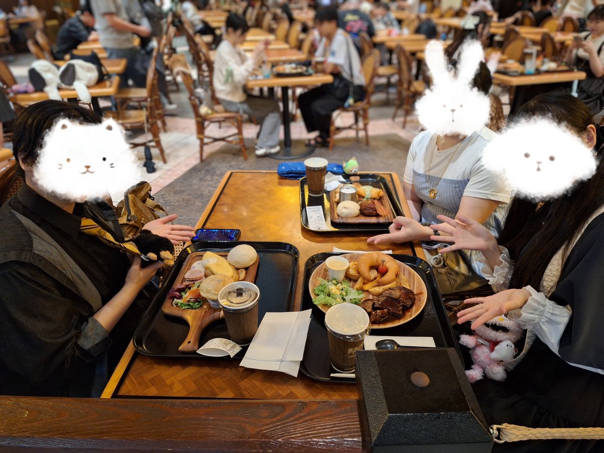 MiruTrpg_'s tweet photo. 🍊🐟🐑でほぼ初USJと初海遊館行った〜‼️
三日三晩大はしゃぎでした ありがとうねえ；；；
ひとまずハリポタを履修しようと思います https://t.co/vJuM7l5VHl