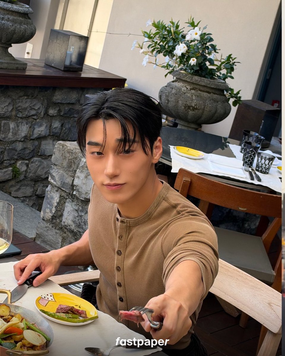 1024updates's tweet photo. [📷] San in Milan via fastpapermag

#ATEEZ #에이티즈 #CHOISAN #DGSS27 https://t.co/wTHXqw2aXr