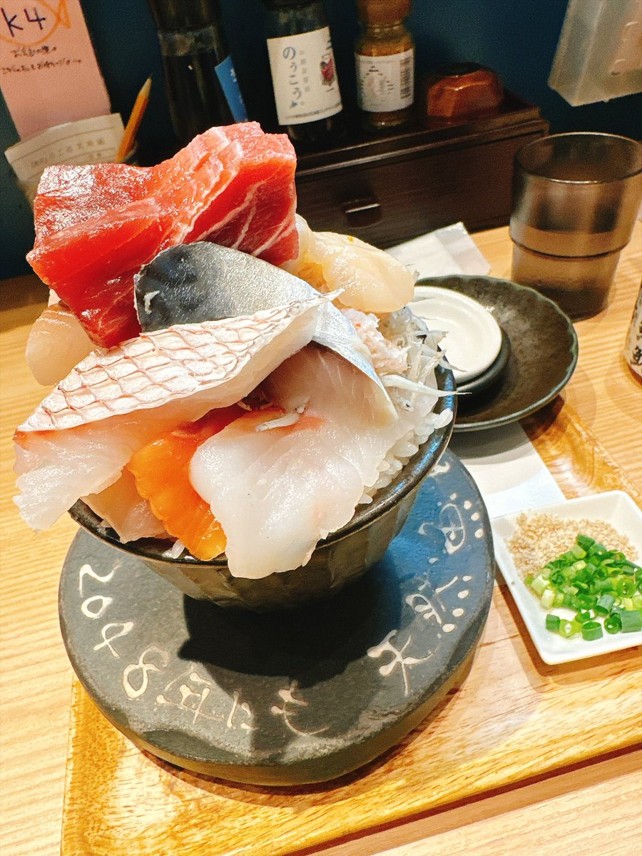 sss3612's tweet photo. 札幌ありがとー！
食べたいものたくさんあるのに詰め込みすぎて全然食べれなかった🥲
名残惜しさありつつ、道民の方々のマイペースに楽しむ姿をたくさん見かけて癒された〜
冬は雰囲気が違うんだろうなぁ
雪が降る時期にまた行ってみたい✨ https://t.co/T8T2OFxhOJ