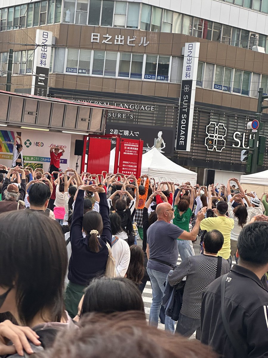 sss3612's tweet photo. 札幌ありがとー！
食べたいものたくさんあるのに詰め込みすぎて全然食べれなかった🥲
名残惜しさありつつ、道民の方々のマイペースに楽しむ姿をたくさん見かけて癒された〜
冬は雰囲気が違うんだろうなぁ
雪が降る時期にまた行ってみたい✨ https://t.co/T8T2OFxhOJ