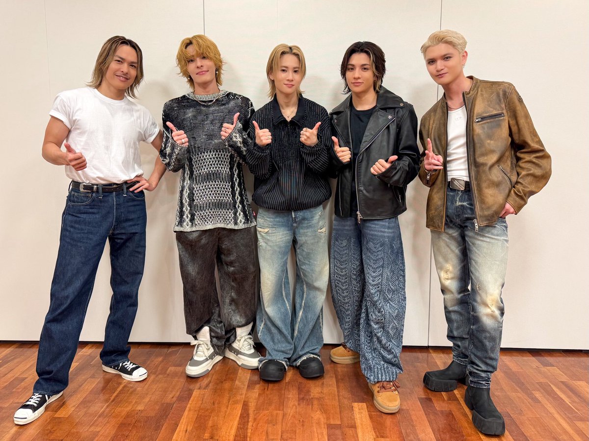 WOLFHOWLHARMONY's tweet photo. 素敵なLIVEに大先輩方と一緒に
出演させていただけて、
本当に楽しく幸せな空間でした！

観に来てくださった皆さん、
ありがとうございました！

GHEE

🔗 https://t.co/Qc26UYIXxr

#今市隆二 さん @RyujiJSB_3 
#小波津志 さん @psyfe_official 
#LDHと3本のギター #jwave
#WOLFHOWLHARMONY #WHH https://t.co/Zg208bvRpg