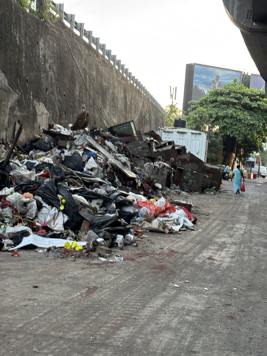 swacch_sansaar's tweet photo. Thankyou @mybmc for keeping Mumbai clean @mybmcWardMW 

Location

Shop No.725, Amar Mahal, Chembur West, Panchshil Nagar, Chembur, Mumbai, 400089

@zoru75 @vinitbhavi @tilaknagarvocal @Soldier27058359 @ChemburChapters @swachhachembur @Chemburbjp https://t.co/Nvi3dIsd5w