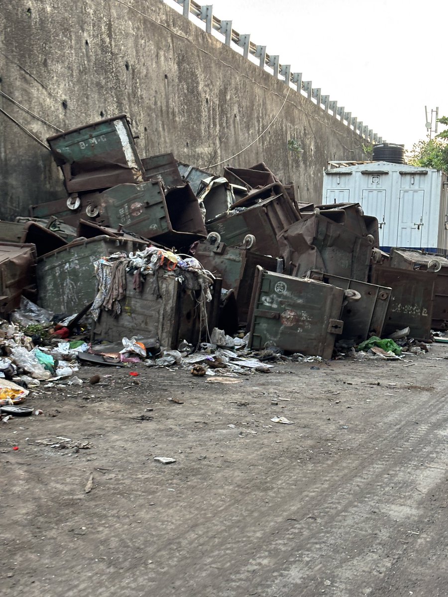 swacch_sansaar's tweet photo. Thankyou @mybmc for keeping Mumbai clean @mybmcWardMW 

Location

Shop No.725, Amar Mahal, Chembur West, Panchshil Nagar, Chembur, Mumbai, 400089

@zoru75 @vinitbhavi @tilaknagarvocal @Soldier27058359 @ChemburChapters @swachhachembur @Chemburbjp https://t.co/Nvi3dIsd5w