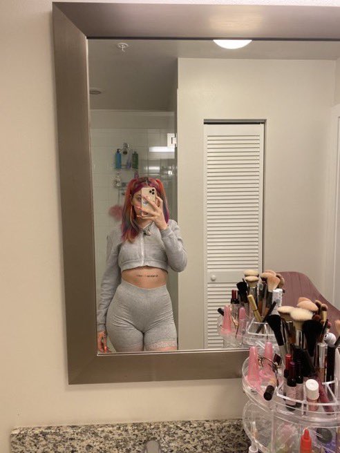 Brxsexy's tweet photo. every single night i pray that my tits are sitting right
#bigtitsmommy
#bigmomma #latinamami #sexylatina #nsfw #sellingcontent #milkers https://t.co/bDxXKe8ijQ