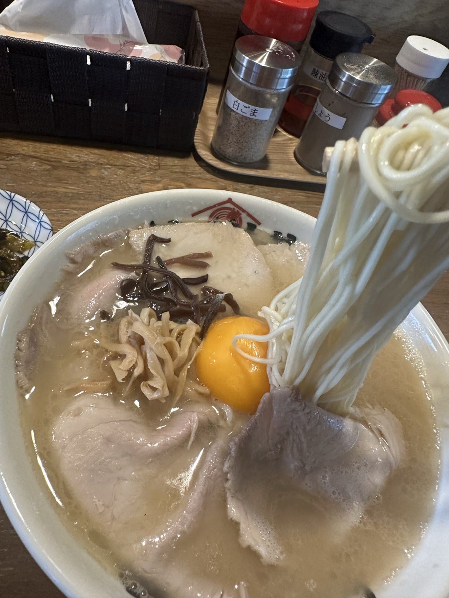 3iland1's tweet photo. バスケ前🏀
うどんとラーメンが美味しかった🍜
長崎とは違う出汁、スープで美味しかった👍
#いっけんや
#うどんのこどん
#佐賀グルメ https://t.co/rORYI7fyLL