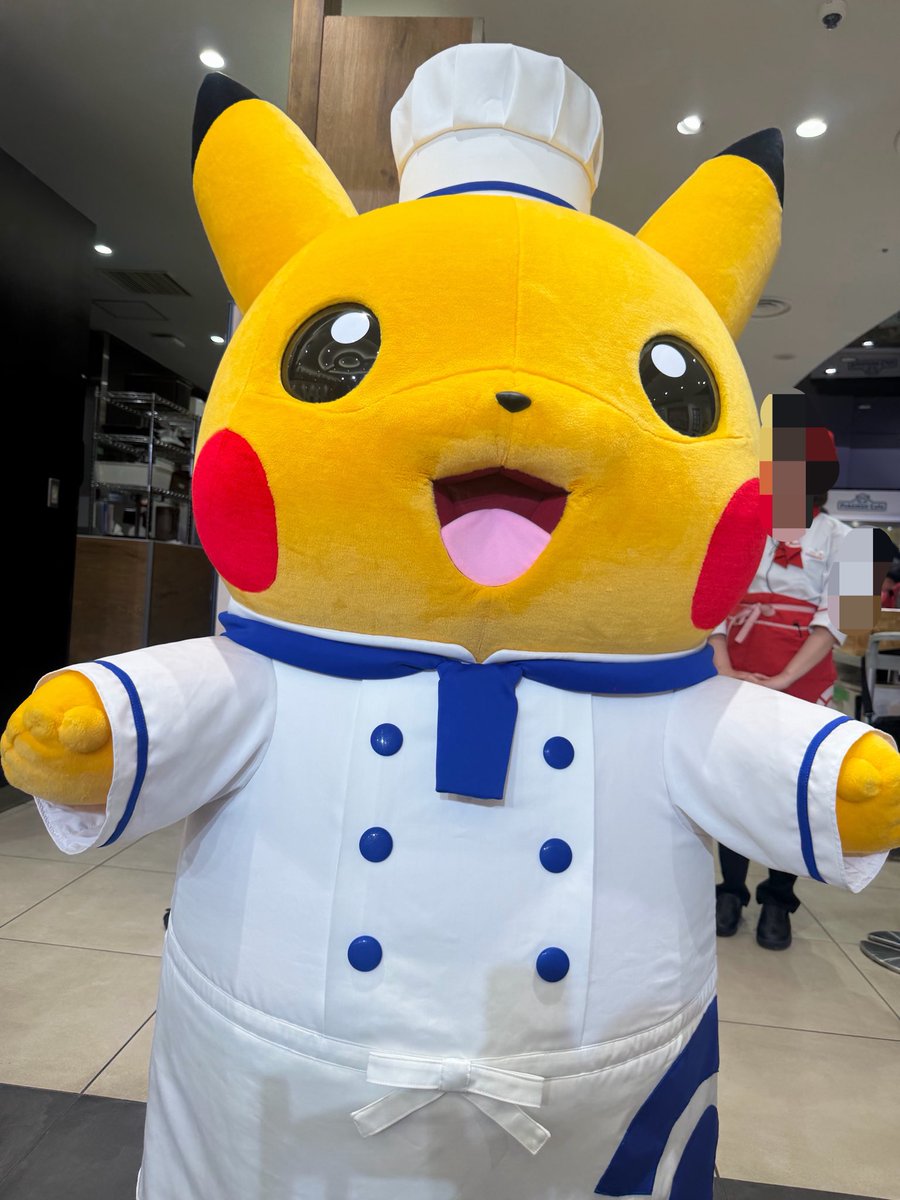 Hachin88's tweet photo. ポケモンカフェ良席すぎてピカがずっと近かった✨ https://t.co/3A0VaP2you