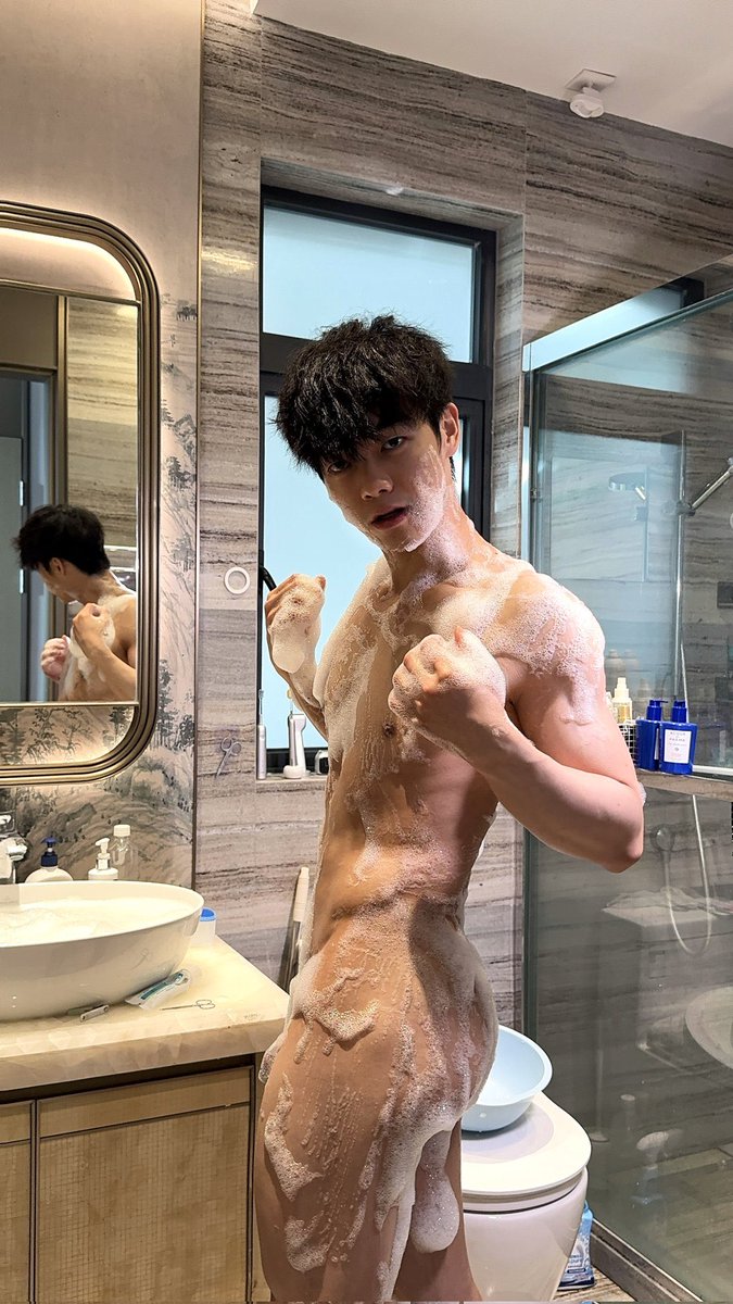 aolaxingfsj's tweet photo. 阿奇仔火的欲照 #阿奇仔 #身材 https://t.co/iqs7fUroI9