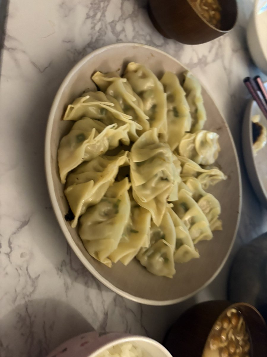 mkcsis's tweet photo. 一緒に餃子作った🥟♡食べすぎた🥹 https://t.co/D3BIOI3J88
