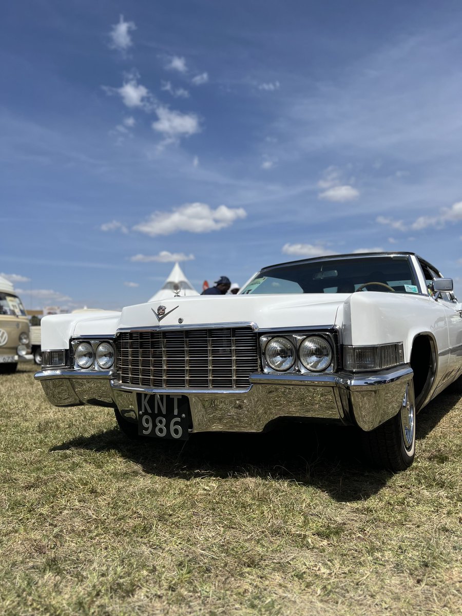 kipronobett_'s tweet photo. Cadillac DeVille is looong, this was owned by the American Embassy, 7.7 litre V8 https://t.co/EIqFyw2hIp