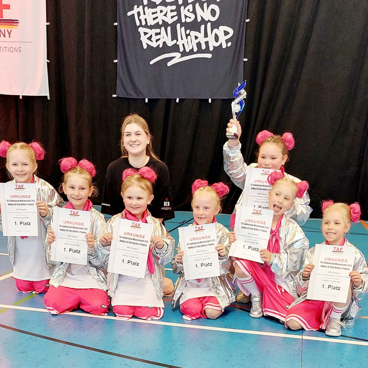 addisonmillerog's tweet photo. 🥇Red Peppers – Mini Kids – Team Red

Congratulations to our minis! You trained so hard and worked incredibly diligently. Watching you dance and grow is wonderful. Keep it up, dear Peppers! We’re so proud of you! Dancers: Lorena, Leni, Leonie, https://t.co/KwY52YNGtY