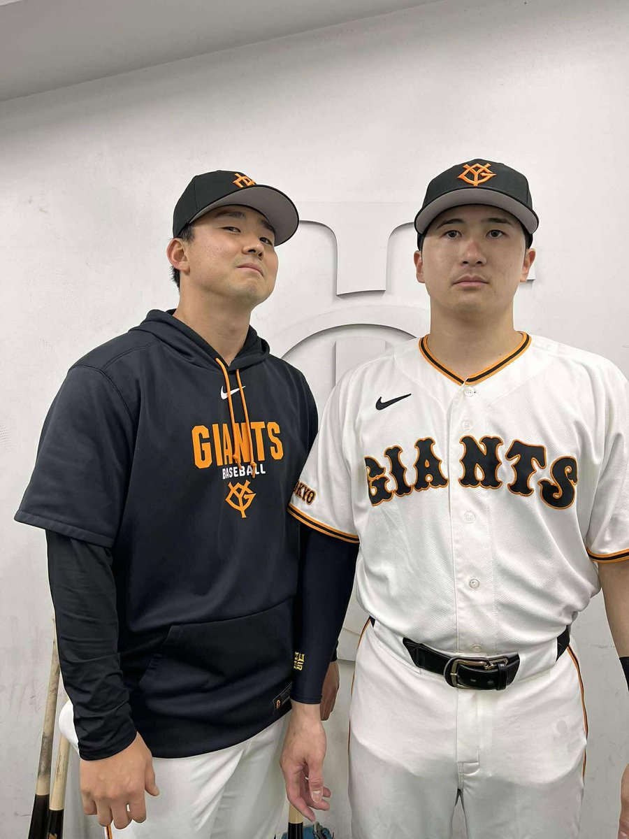 TokyoGiants's tweet photo. 【一軍】巨人 11-0 ヤクルト

本日のヒーロー✨

5回無失点で5勝目を挙げた #小笠原慎之介 投手👏
先制3点適時二塁打を放った #泉口友汰 選手👏

HERO IS HERE! https://t.co/vQ1vkALBWe
