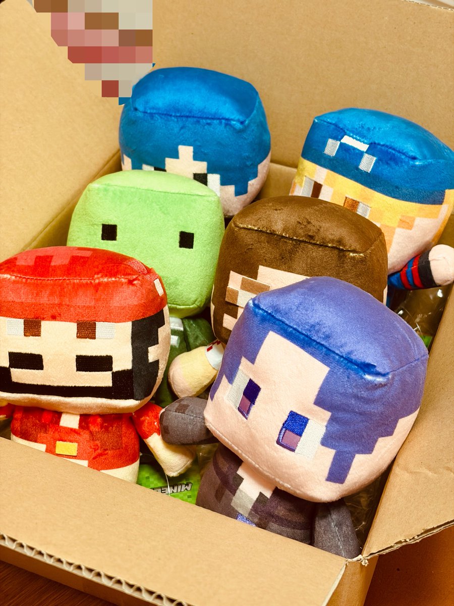 PEs_shouyu28's tweet photo. グッズが思ってたより早く来たから飾れる場所が作れてなくて今これ https://t.co/xyMJA03iIH