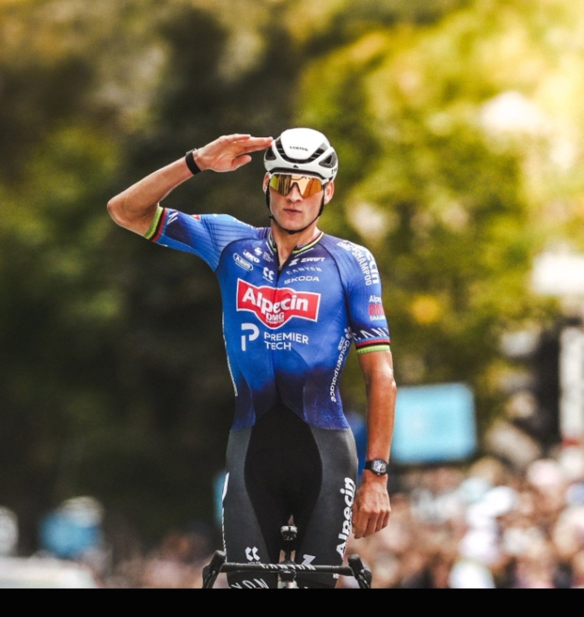 InfoAlpecinESP's tweet photo. ¡Hoy es el Mundial en Ruta #Montréal2026! @mathieuvdpoel buscará su segundo maillot arcoiris de la especialidad representando a #Holanda  🇳🇱 e intentando repetir el doblete cross-ruta de 2023. https://t.co/WHFYJRFWdf