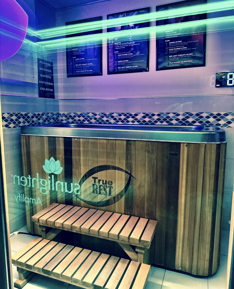 bjones26_2's tweet photo. 1.03 miles for Sunday morning followed by the infrared sauna an 40 degree cold plunge #nikerunclub #running #justdoitsunday #coldplunge #sauna #longevity https://t.co/WeZ7pEVqnw