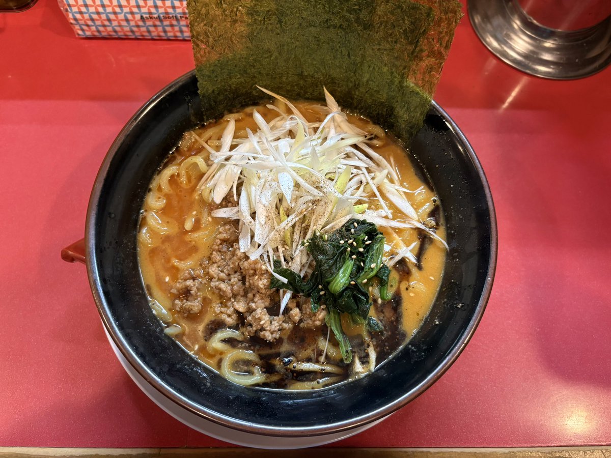 sheep_amo's tweet photo. これが暴カワで消費したカロリーを補う暴力的な坦々麺です https://t.co/4X9pp7CARk