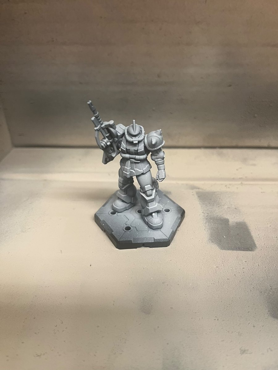 Edd_hollow's tweet photo. Gundam Assemble-Online Zaku Painting Showcase, Part 2
Just finished priming, first a black primer followed by a zenithal white primer.
Now to ponder the mix of colours for this Zaku Commander.
#GundamAssemble #GundamAssembleShowcase #GundamAssemblePainting #GundamAssembleHobby https://t.co/3jskZOEtYs
