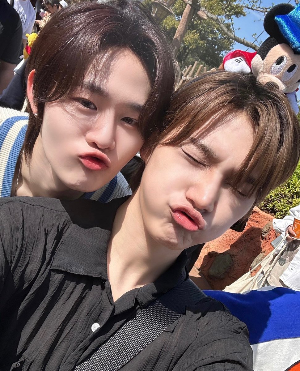 ebo_evo_21's tweet photo. 부리즈 많이 많이 사랑해〜🤍🩵

@Waiting4Yunseo
#JIYUNSEO #지윤서
#SundaysForYunseo #윤서를위한일요일
#AlwaysWithYunseo #언제나윤서와함께 https://t.co/7FhCalMQFr