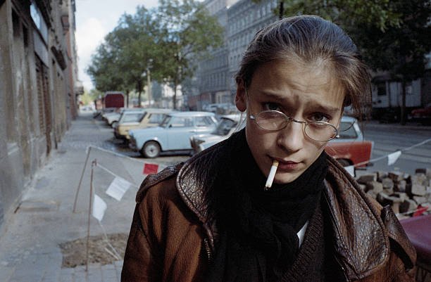 GDRvisuals's tweet photo. Prenzlauer Berg, East Berlin, 1980s. https://t.co/t3vAiTIsNs
