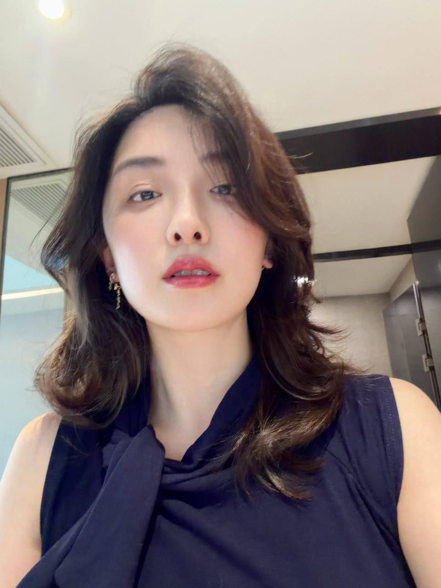 DLLm8i's tweet photo. 新人刚刚加入，在这鱼龙混杂的社交平台想找个聊得来，心意相合的人，第一次玩这个不知道怎么找。有人教教我吗？？ https://t.co/HhDjG2lGoF