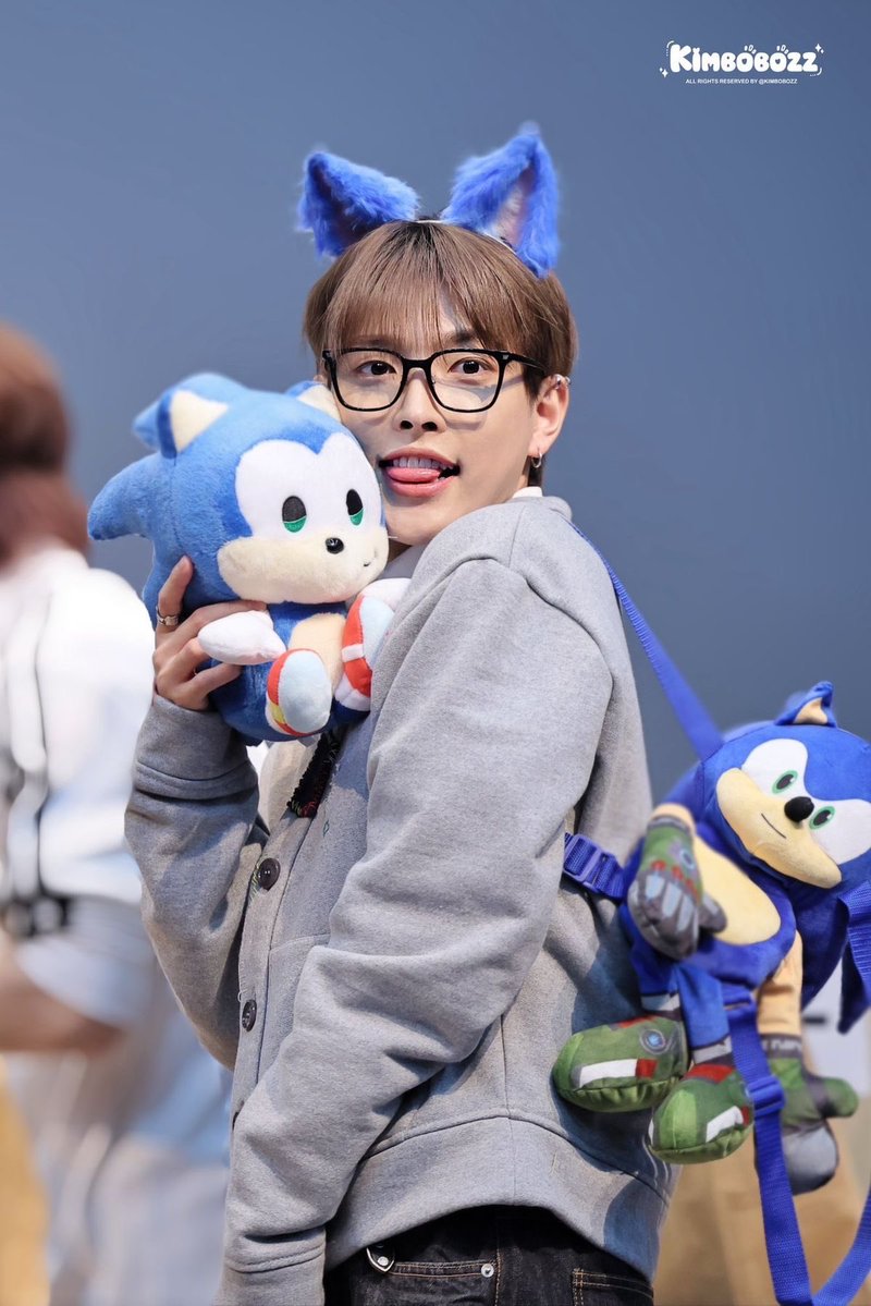 kkami1126's tweet photo. 진짜 그냥 자연스럽게 귀여워서 벽느껴짐 1개의 억도 업시 백퍼센트 따랑스러움 ;;; https://t.co/SDPZ5gqShE