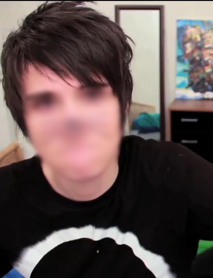 pain5ever's tweet photo. what if dan had blurred facial features https://t.co/OYT8oj5laB