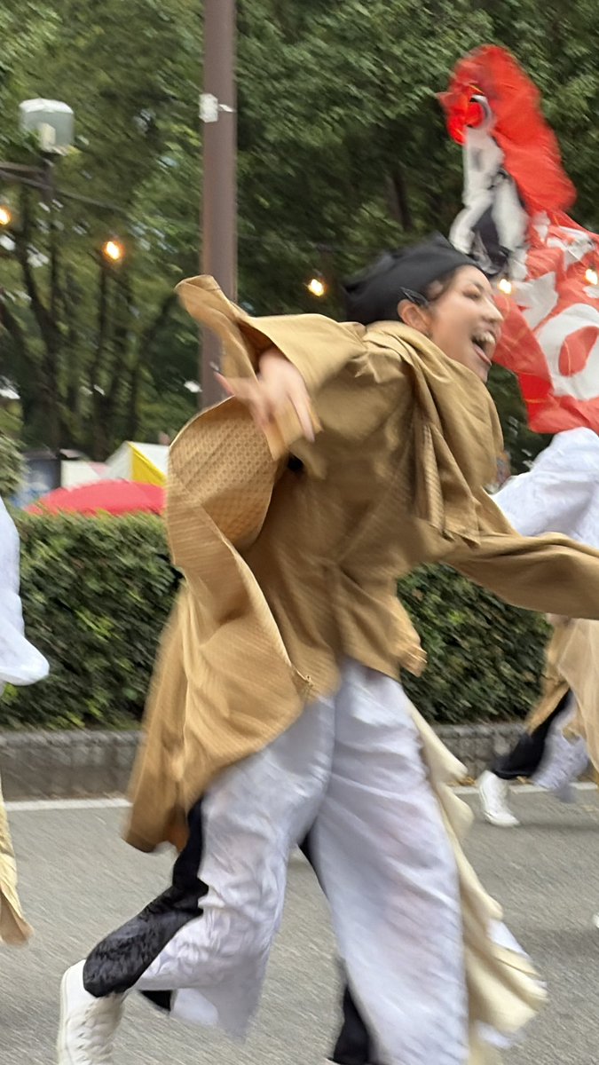 takeshi_yfc's tweet photo. #フリエサポ富山遠征 
#富山まつり 楽しかった

個サポとして、よさこいチームandAsさんを見に行ったら楽しすぎた。

普段横浜FCでアナウンサーしてくれてる向井さんカッコよかったーー！

よさこい三ツ沢でもやってくれないかなー
💃🕺

#yokohamafc https://t.co/h4x5t8JmZF