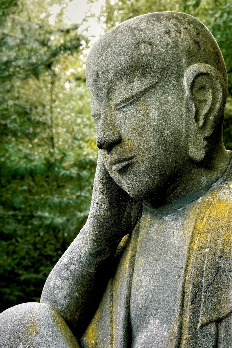 Shu_Pohto's tweet photo. おばんです😊
佉羅陀山地蔵菩薩🙏
山梨県北杜市海岸寺にて。
伊那の石工　守屋貞治作。
行く度に撮影。写していると心穏やかになる魅力がある。
それが伝われば嬉しい^_^
＃石仏　＃北杜市　＃守屋貞治
＃高遠石工 https://t.co/X2rcB1bhID