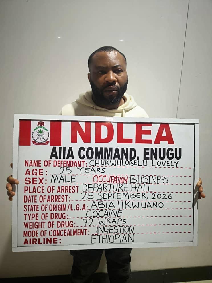 thecableng's tweet photo. Newlywed businessman ‘excretes 72 wraps of cocaine’ at Enugu airport

The National Drug Law Enforcement Agency (NDLEA) has arrested Lovely Chukwulobelu, a 25-year-old businessman, for allegedly attempting to smuggle 72 wraps of cocaine into Portugal.

Femi Babafemi, NDLEA director of media and advocacy, shared the details in a statement on Sunday.

Babafemi said Chukwulobelu was arrested on September 25 at the departure hall of the Akanu Ibiam International Airport, Enugu, while attempting to board an Ethiopian Airlines flight to Portugal via Addis Ababa.

https://t.co/VjO4uXSTbu