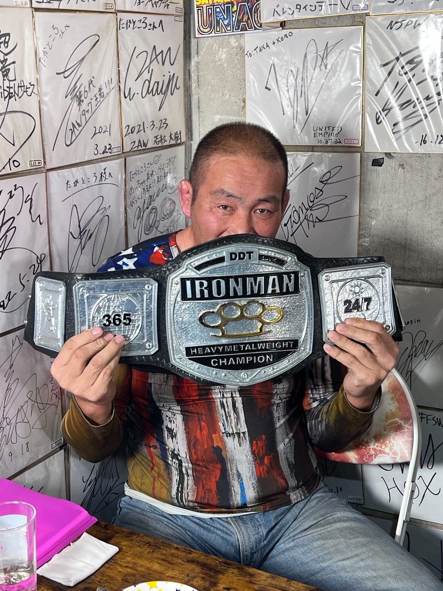 ddtpro's tweet photo. 本日行われたYouTube『永田裕志のゼァ!チャンネル』収録にて、アイアンマンヘビーメタル級王座が以下の通り移動いたしました。

第1910代王者　中西学
第1911代王者　永田裕志

移動の詳細は後日配信の『永田裕志のゼァ!チャンネル』をご覧ください。
https://t.co/2hadIzA03i
#超日本プロレス #njpw https://t.co/Ogpwk9IeWk