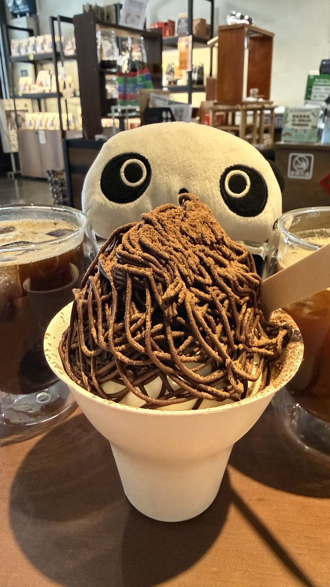 tsubomitare's tweet photo. たれぱんだ、
チョコレートパフェを食べる。
おいしかったです(*≧∀≦*)

這裡是台灣迪化街的巧克力專門店，OKO生態綠咖啡(≧∇≦) https://t.co/M4Qa1d778B