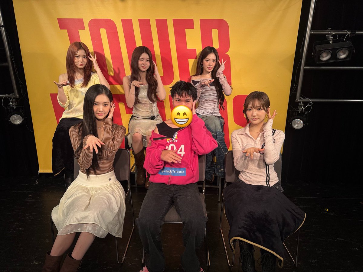 TiiiKiii_Taaa's tweet photo. 今日の方がめちゃめちゃいい日だった！昨日は本当に緊張してて何も話せなかったけど、みんなに言いたいこと言えたし、ファンサももらえて来月も楽しみ！！
今日話したTiiiKiiiの人たちもみんな優しすぎて話しやすいし、感激！！
本当にありがとうございます！
全サで話したことは次にあげます！！！ https://t.co/aJLNKsialQ