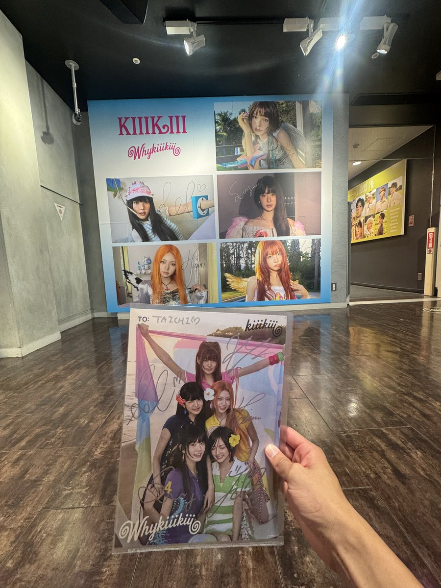 TiiiKiii_Taaa's tweet photo. 今日の方がめちゃめちゃいい日だった！昨日は本当に緊張してて何も話せなかったけど、みんなに言いたいこと言えたし、ファンサももらえて来月も楽しみ！！
今日話したTiiiKiiiの人たちもみんな優しすぎて話しやすいし、感激！！
本当にありがとうございます！
全サで話したことは次にあげます！！！ https://t.co/aJLNKsialQ