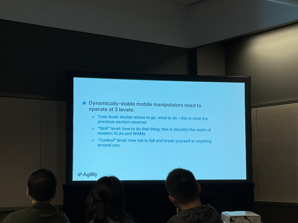 YuXiang_IRVL's tweet photo. @chris_j_paxton presenting work on mobile manipulation at Agility Robotics https://t.co/mIbOZGegMV