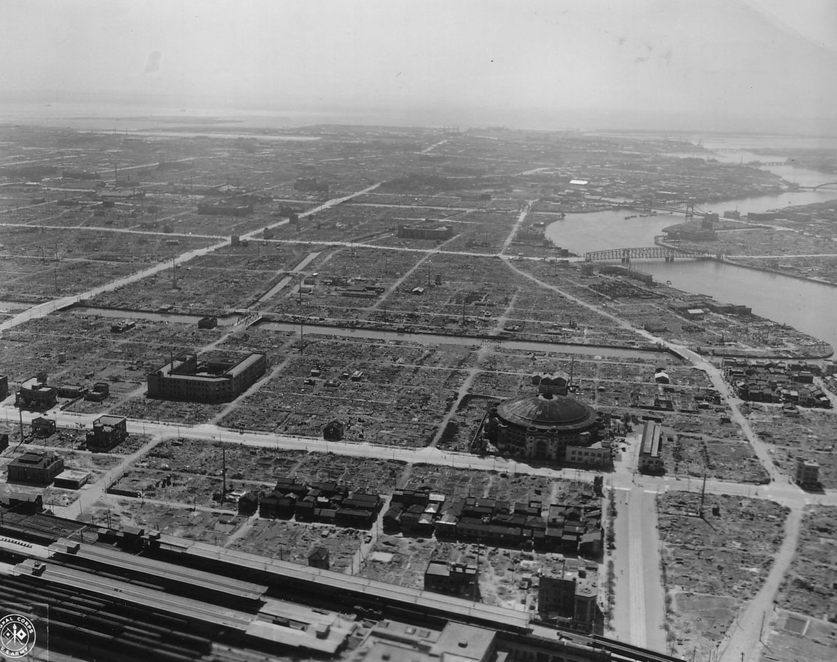 JPNHistoria's tweet photo. 1945年9月28日

終戦後間もない頃の東京。
米軍機より撮影。 https://t.co/3oBZYCqIx6