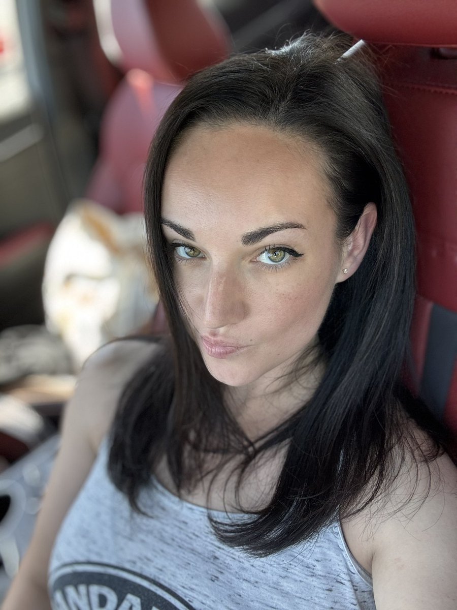 mslaceymilf's tweet photo. @gabriellaxxd Yesss. Every day https://t.co/Z9ITpGWZph