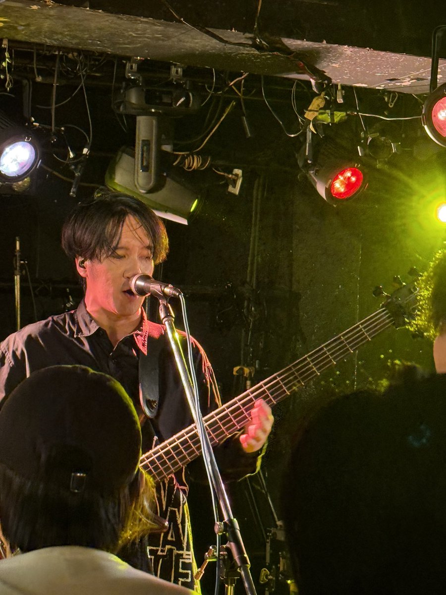 ko_imd's tweet photo. きょう9/27は
新宿アンティノックに
ulma sound junctionを見に行ってきました
重心低めな曲を打ち出しつつ
広がりと奥行きを感じさせるような展開で
力強く美しかったです♪
朝から始まるライブは初めてですが
ulmaさんのシャワーは
強靭で目覚めも気持ちよかったです🫶🍀🍀🍀
#UlmaSoundJunction https://t.co/MygSxvxGph