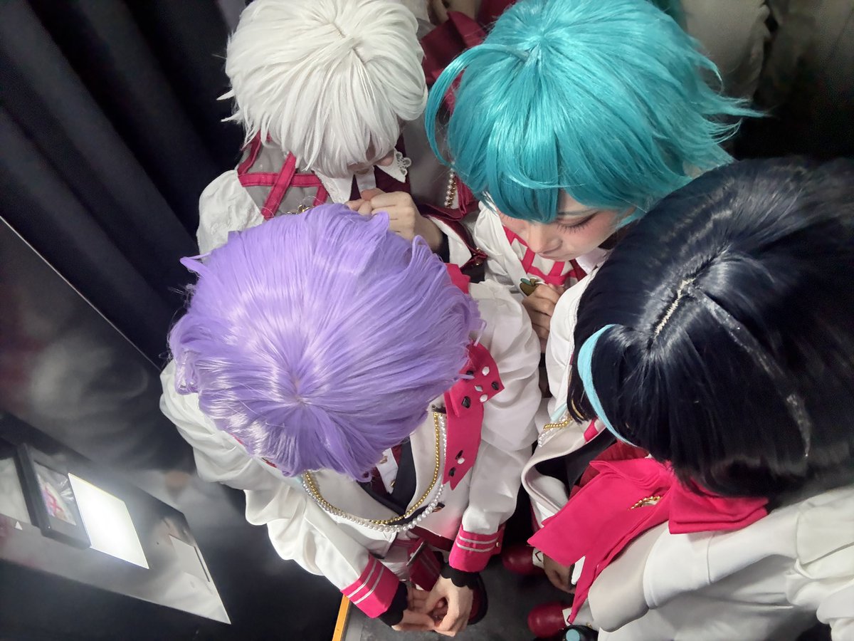 28_x16's tweet photo. 離脱してます！
4人で王子様してました〜✨️
とっても楽しかったです
交流、お声がけありがとうございました🙌🏻💕
 #アコスタみのおキューズモール https://t.co/7Qsn8wkpYI