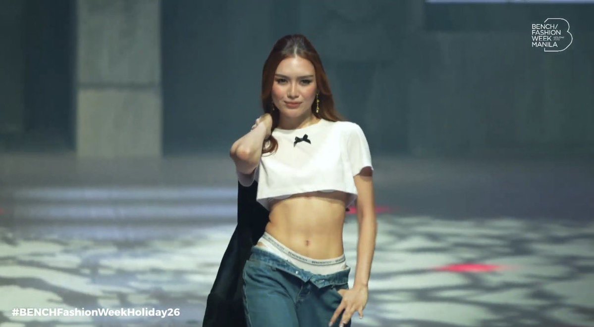 kowalerts's tweet photo. GRABE ANG FRANCINE! 🫶❤️

#FrancineDiaz showing her fabulous outfit for #BenchFashionWeekHoliday26 https://t.co/Vp3DIDxnFA