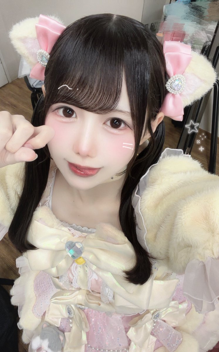 PHOENIX_GOLD_1's tweet photo. 明日は、「ずっともっと」「ラストシーン」のライブを観覧します♪😊🎀広瀬りむちゃん♡😊💕天羽しおりちゃん♡😊💕楽しみ♪😊🌈 https://t.co/Voy6NS2jqG
