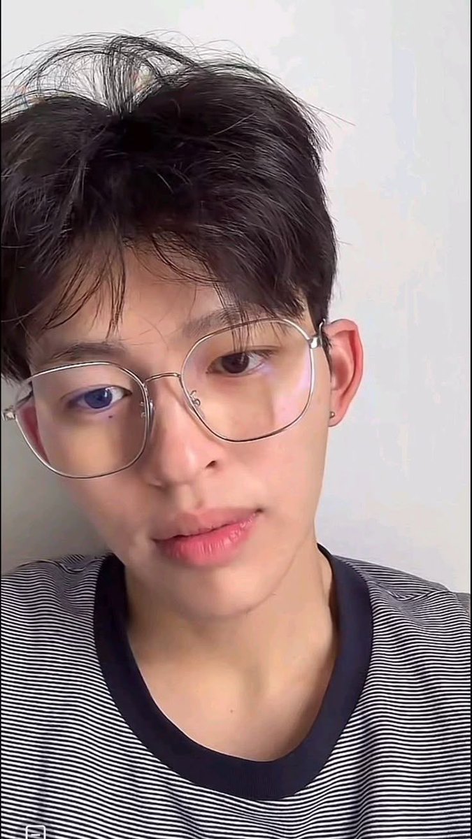 garlicpangpond_'s tweet photo. ไลฟ์ไหนนะชอบว่ะอย่างดิบ https://t.co/h7NIzCry1h