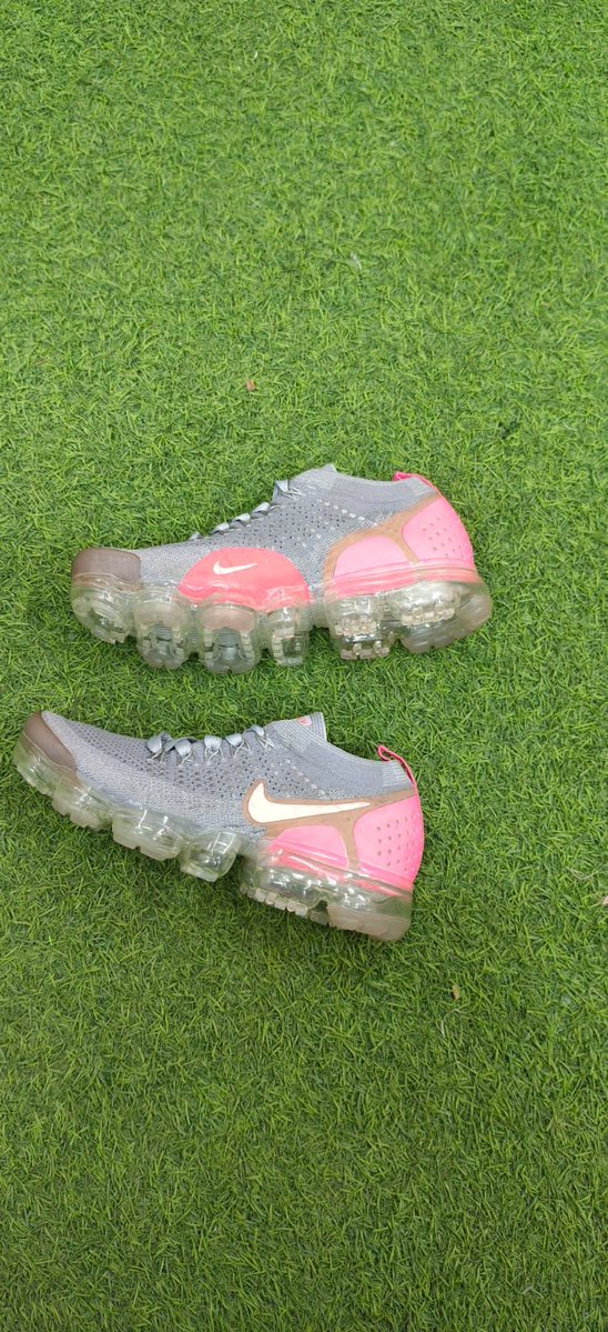 MwacheezyC's tweet photo. Nike Air Vapormax Flyknit 2

Size 36_37_38_39_40 

💰Ksh.4500 https://t.co/MIkM1HHBiN