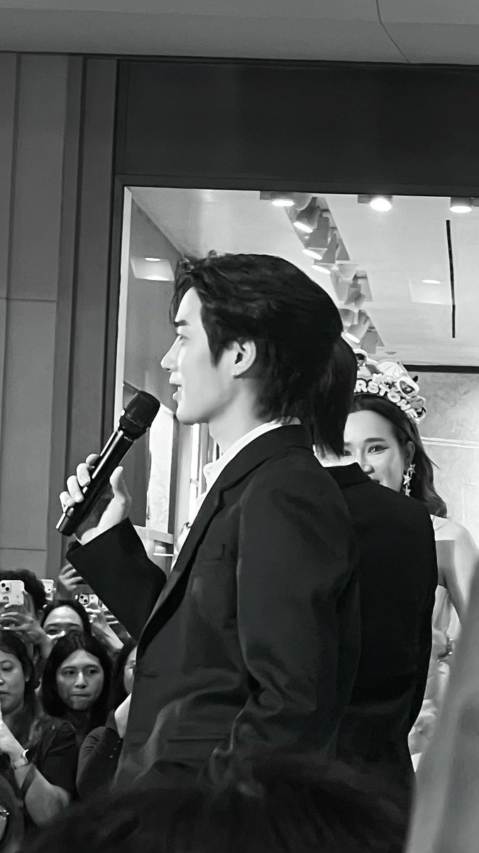 Sime_Testy's tweet photo. ขนาดไม่ชัดยังหล่อเลยเห้ออออ

TFO x CENTRAL PHUKET 
#InfinityMedicalClinicxTFO https://t.co/fa653GtyrD