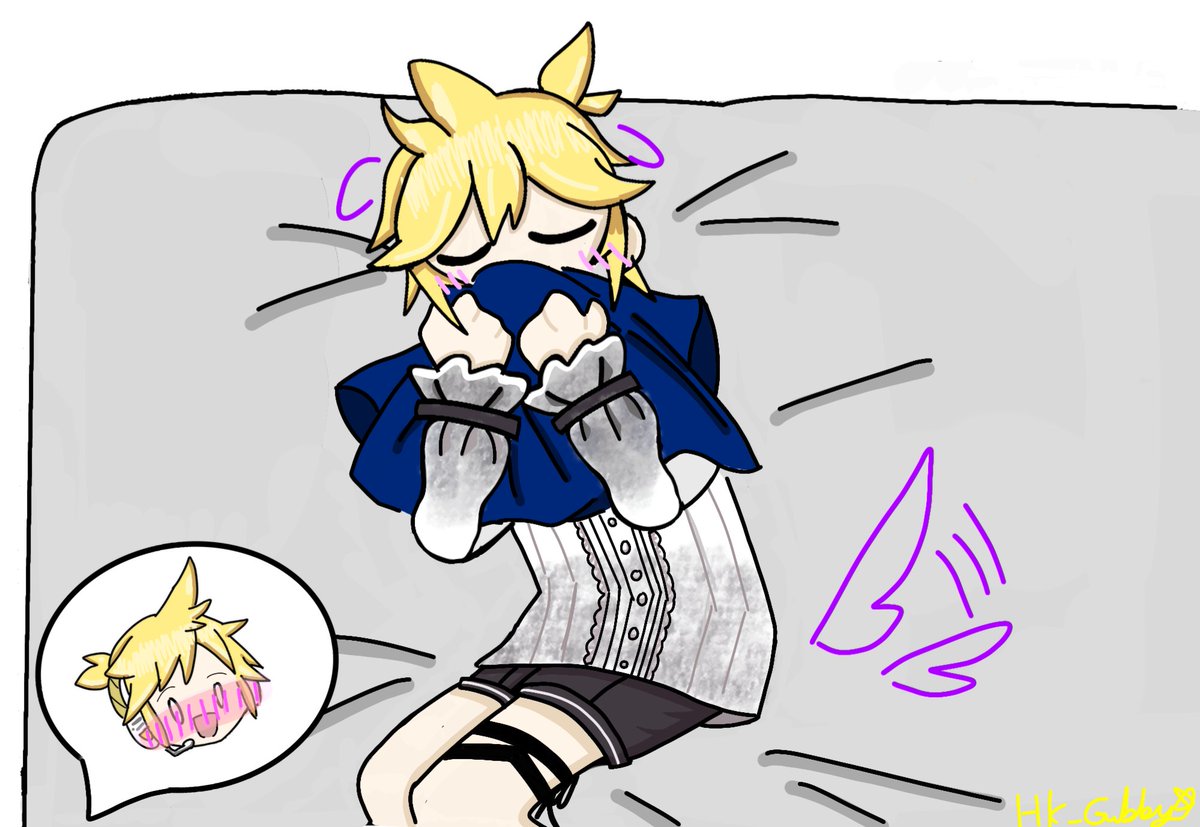 imnothkgubby's tweet photo. 🎤🍌: "O-oh ! he is sleeping. Should I take my clothes back ?
I guess I can't wake him up . " ( Damn ... He's so cute !!! >///< rahhh )
💻🍌x🎤🍌 #lencest https://t.co/F0ggdxzFlW